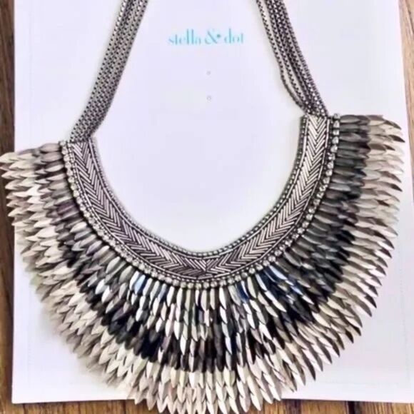 Stella & Dot Pegasus Bib Necklace Silver Limited Edition - Picture 9 of 9